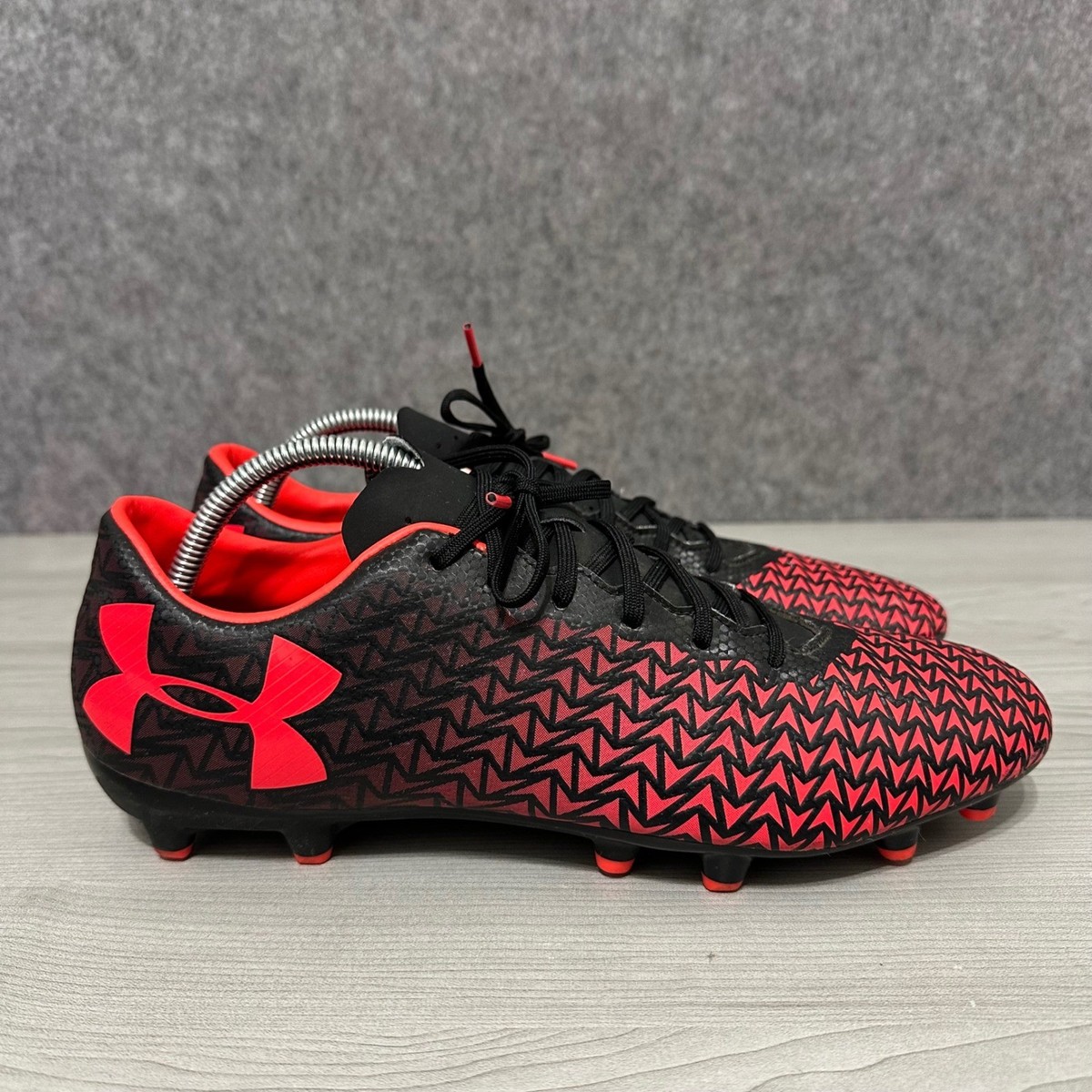 Under Armour UA CF Force 30 FG Soccer Cleats Black Red Men display picture 3
