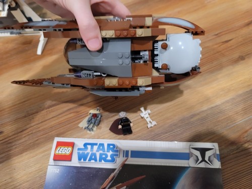 Lego Star Wars 7752 Count Dooku's Solar Sailer with 3 minifigs and manual - Picture 1 of 12