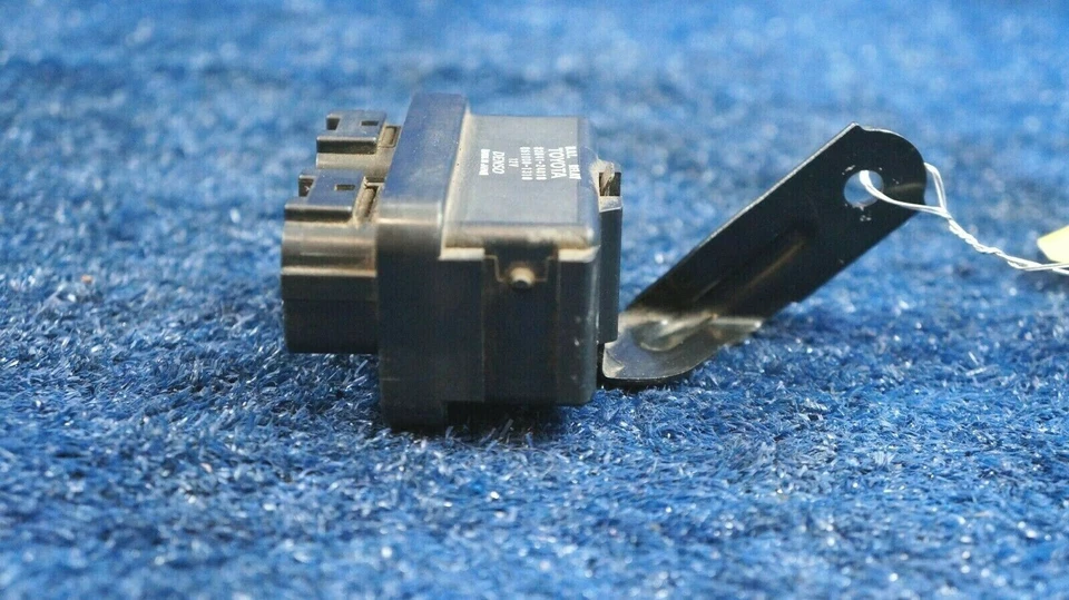 Lexus GS 300 1998-2004 OEM LUZ DE CIRCULACIÓN RELÉ DE CONTROL 82840-30010 Foto 3 de 4