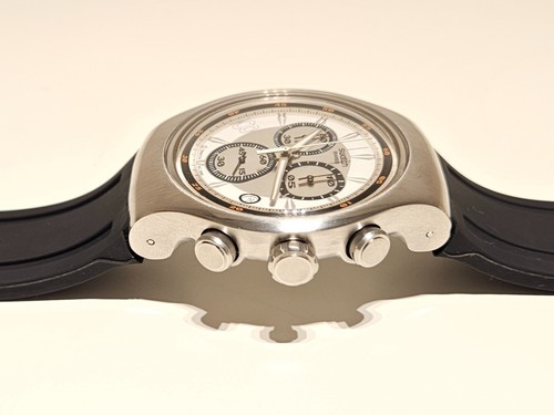 OROLOGIO CRONOGRAFO UOMO RETRÒ RARO GRANDE 47mm ST.STEEL QUARZO "SWATCH" IRONY/2009 - Foto 13 di 15