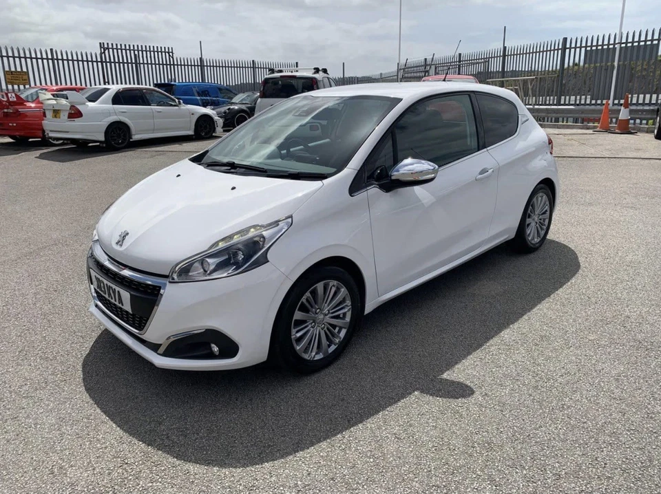 2016 Peugeot 208 Allure, 1.2 Petrol, Manual, 30,000 Miles - Image 3 of 4