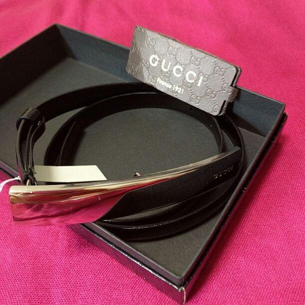 GUCCI Women Black Leather Belt with Silver GG Buckle