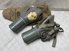 Vintage US WW2 Noncombatant MIA2-1-1 Medium Adult Gas Mask & Bag In Box