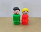 Vtg Fisher Price Little People Plastic Body Green Dad And Red Mom Lot Of 2