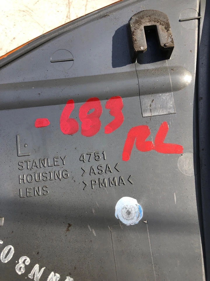 1998 - 2002 CHEVROLET GEO PRIZM Tail Light Lamp Lid Mounted Driver Left Side OEM - Image 3 of 4