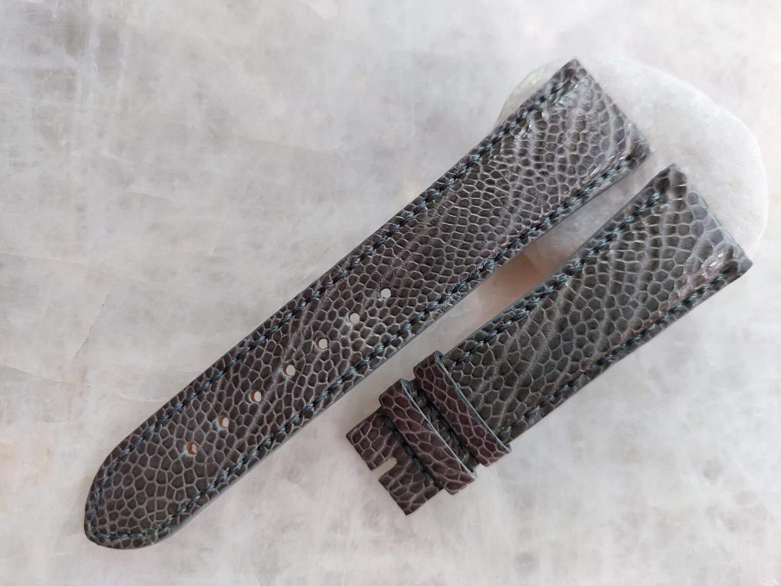 22mm/18mm Genuine Gray Ostrich Leather Padded Watch Strap Band