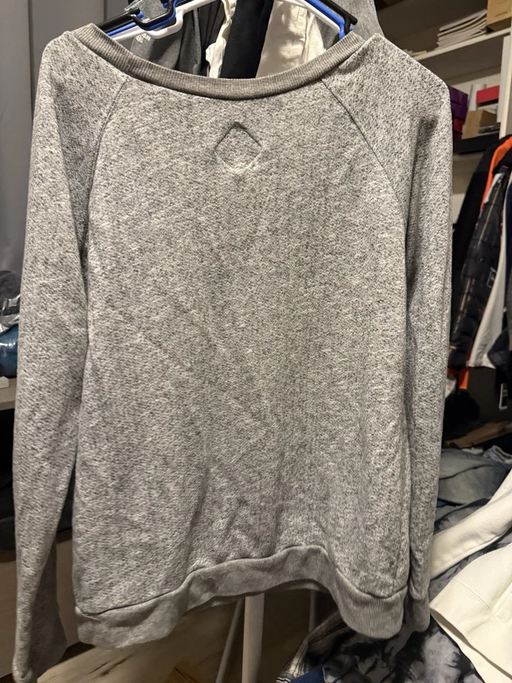 Woman’s Volcom Lightweight Sweater Size XL - Image 4 of 4