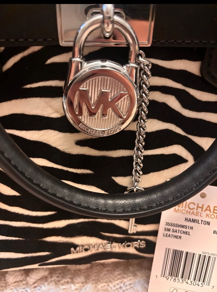 Cartera Bandolera Michael Kors Cierre Medio Animal MK Firma Logo Nuevo con Etiquetas Foto 2 de 4