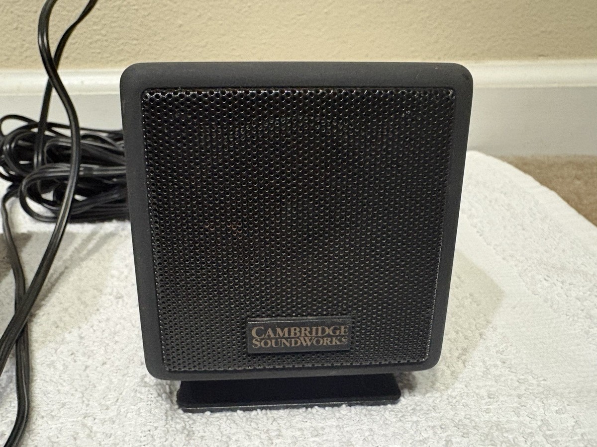 CAMBRIDGE SOUNDWORKS DESKTOP THEATRE 5.1 Pair w/ Stands DTT2500