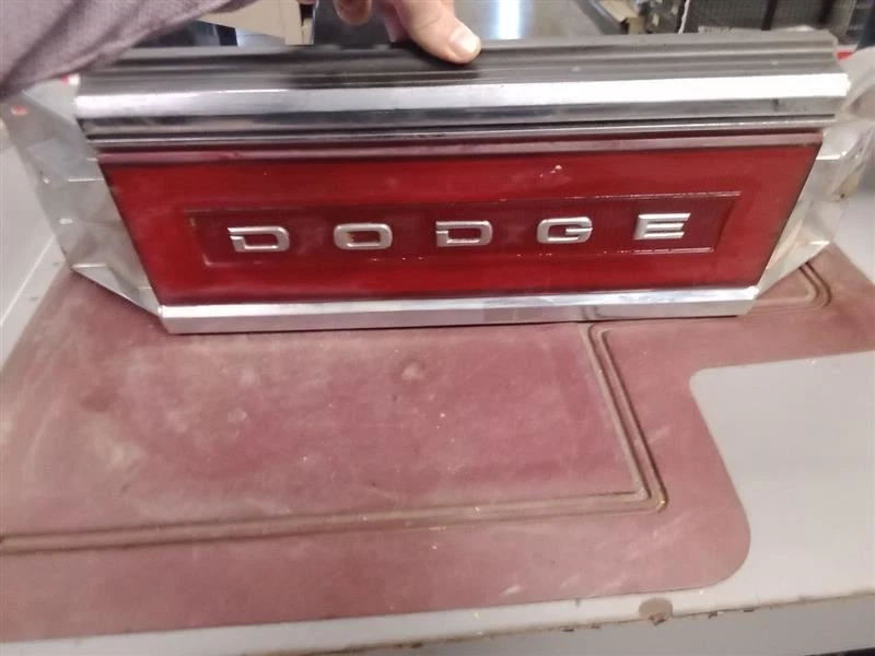 Panel trasero compatible con 88-93 DYNASTY 28742 Foto 2 de 3