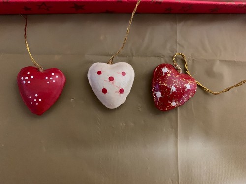 Heart Trinket box w/ mouse & wood tree w/ 43 heart ornaments Vintage Hallmark - Picture 7 of 11