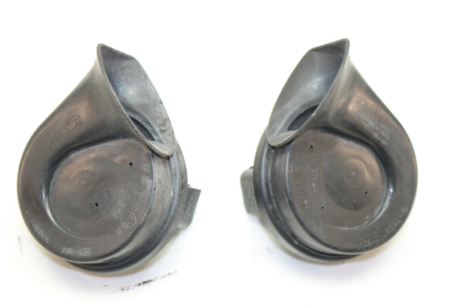 PAIR OEM BMW Z3 96-02 High Low Pitch Tone Note Horn 61338407730  