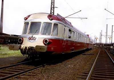 autorail à 2 voitures RGP2 classe X2700,SNCF, livrée orange/gris, ép