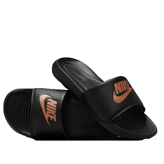 Sandalias negras Nike para mujeres