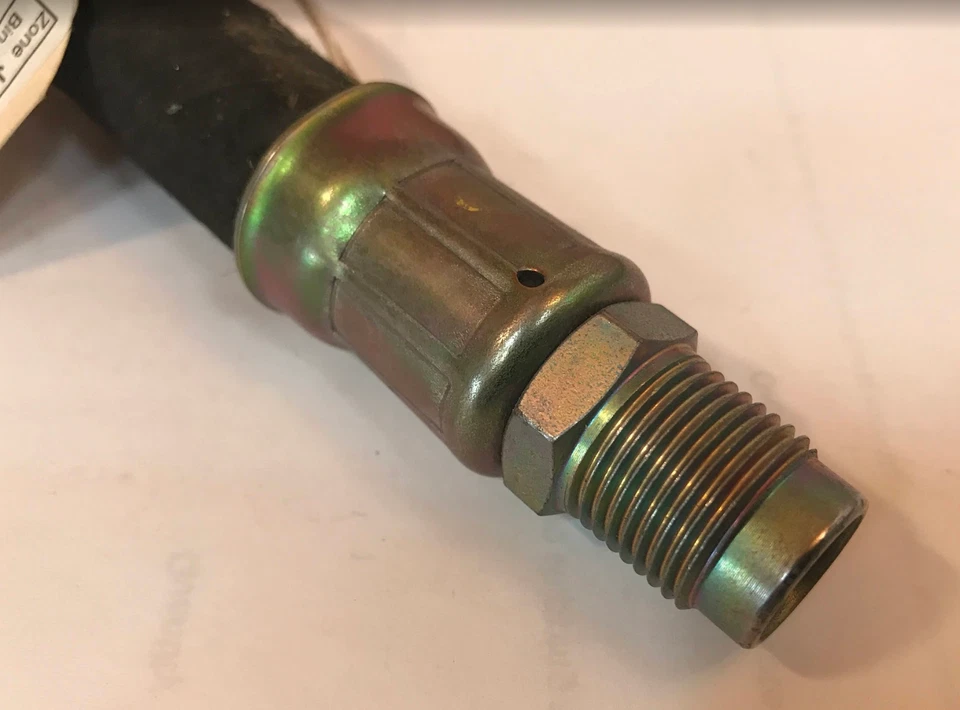 Casa de combustible - 123-470-08-75 - para Mercedes-Benz 450SE, 450SEL, 450SL y más Foto 2 de 4