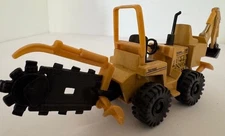 1:43 Vermeer V-450 Trencher with Backhoe By Ertl           Great With 1:50 Scale