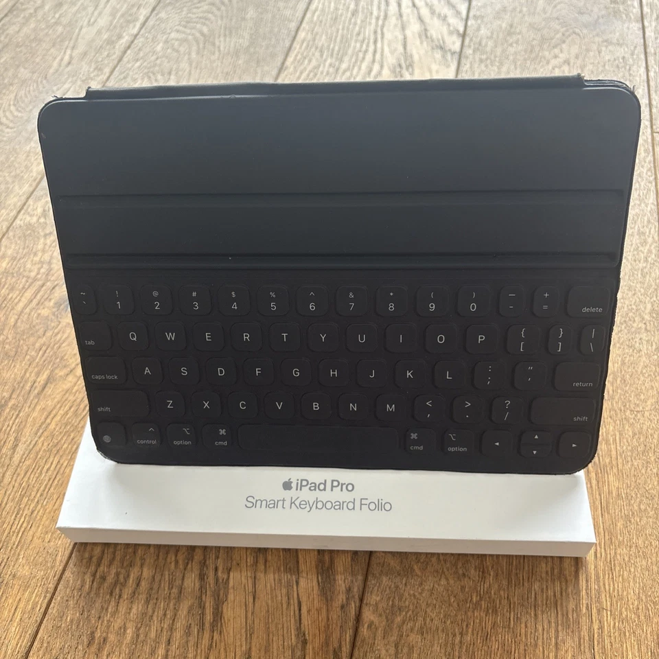 Apple iPad Pro 11" Smart Keyboard Folio (A2038) | BROKEN - SOLD AS SEEN - Image 4 of 4