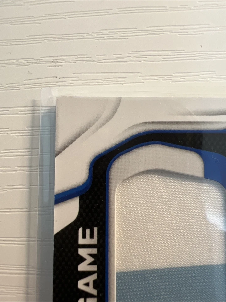 2019-20 Panini Chronicles - Fabric of the Game Lionel Messi #FG-LM Dual Color - Image 2 of 4