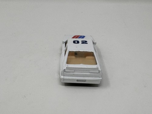 United Airlines #02 Ground Support Equipment Diecast Car - Picture 4 of 6