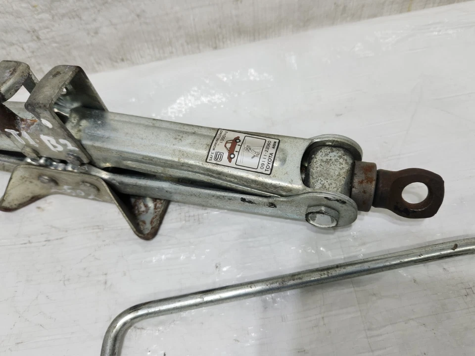 1995-1998 Lexus LS400 Tire Jack Set Tools OEM 09111 22060 Foto 3 de 4