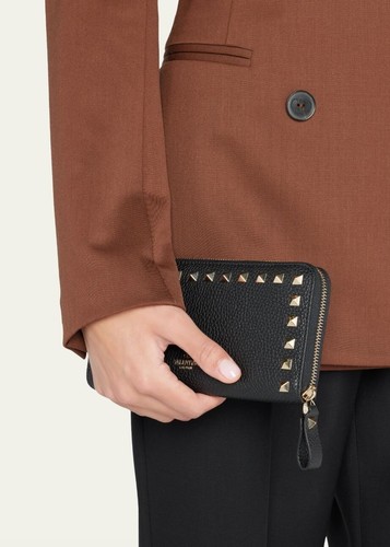 Valentino Garavani Rockstud Zipper Zip Around Wallet Beige - Picture 3 of 11