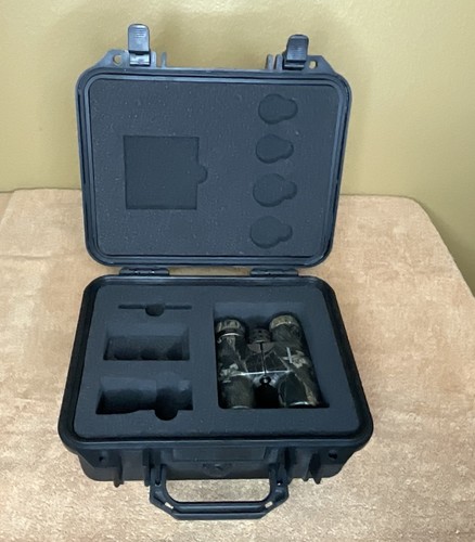 Brunton Epoch 10.5 x 43 Camo Binoculars (WaterProof/FogProof) w/Dry Box - Picture 2 of 10