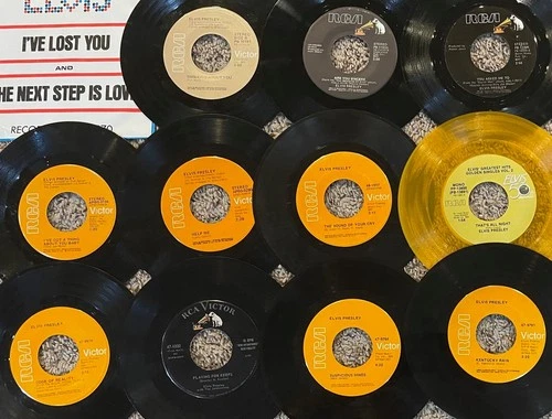 ELVIS PRESLEY - LOT OF 12 45rpm records - NICE CONDITION!