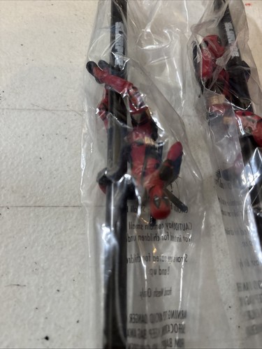 DEADPOOL 2 2018 Stripper Pole 7-11 SLURPEE STRAWS Sealed Set of 4 and 3 Cups - Picture 9 of 13