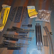 Model train tracks