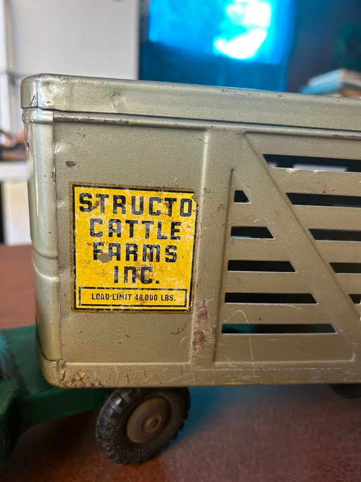 Camión de colección Structo para granjas de ganado - juguete para camión de ganado de hojalata de los años 50 EE. UU. Foto 3 de 4