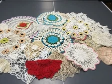 25 pc Lot Crocheted Doilies Doily Scrap Cutter  Med/Lg Upcycle Repurpose Decor