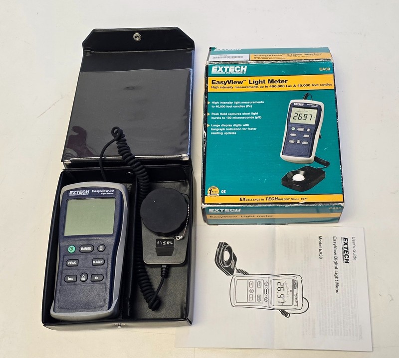 Extech Instruments Easy View 30 EA30 Light Meter 40 To 40000 Foot Candles Case