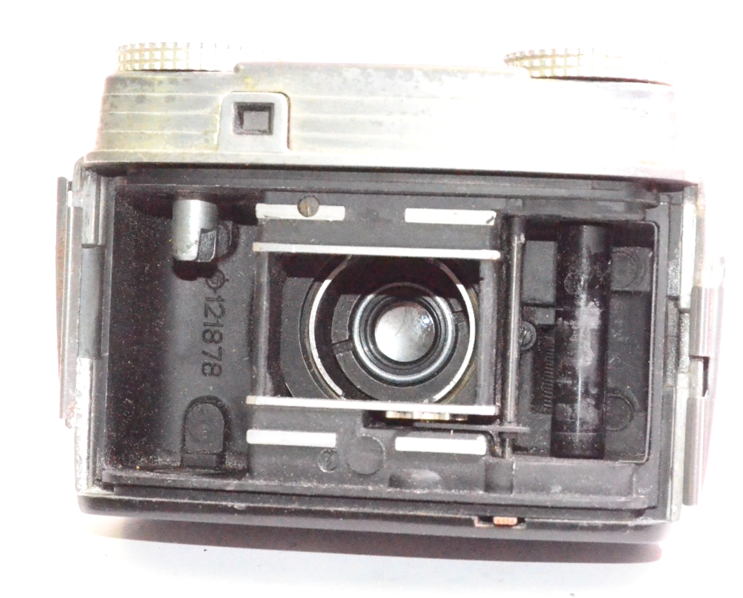 Kodak Signet 35 Camera Ektar Lens 44mm f/3.5 w/Leather Case. READ