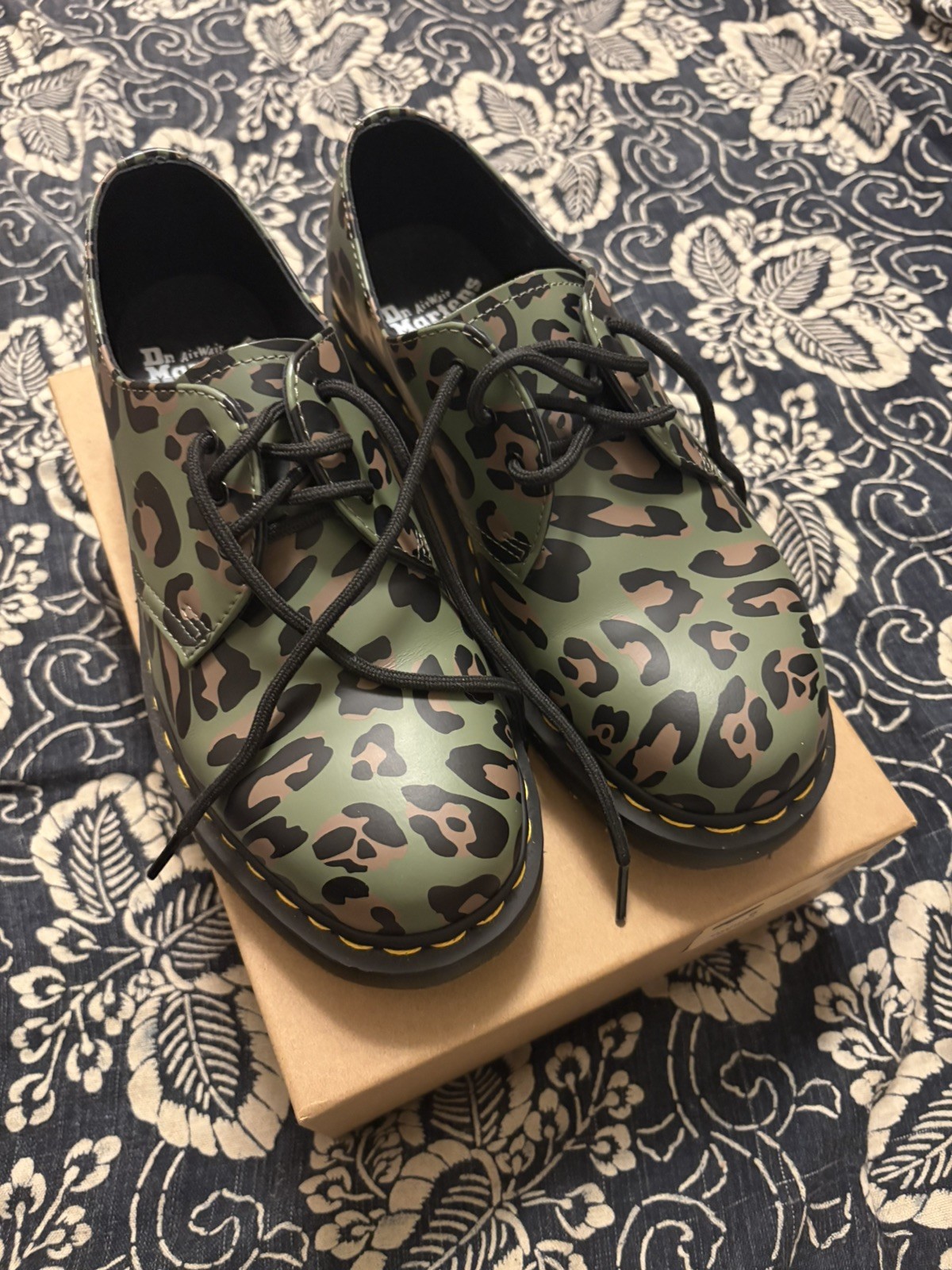 Doc Dr. Martens 27686 Skull Leopard Print Oxfords Green Men's 7, Womens 9 image 3