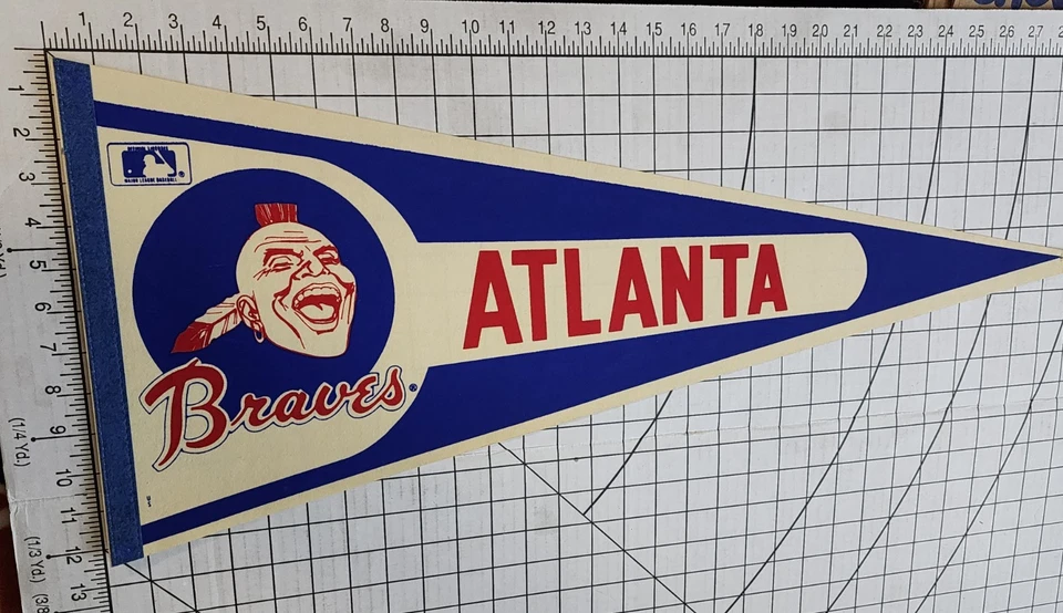 Pennant 1992 lot 3 Atlanta Braves World Series signatures Screaming Indian MLB - Image 4 of 4
