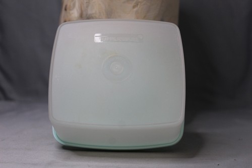 Blue Tupperware 310-65 Lid with Clear Bottom Refrigerator Container Vintage - Picture 5 of 7