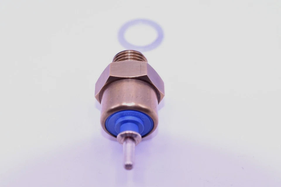 INTERRUPTOR DE TEMPERATURA RADIADOR ORIGINAL NOS MERCEDES-BENZ 190 D 2.5 005 545 70 24 Foto 2 de 3