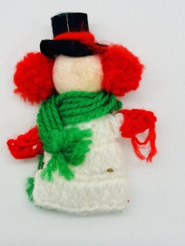 Hilo navideño vintage de los años 70 hecho a mano niña de las nieves y elfo en corona adornos - Imagen 9 de 12