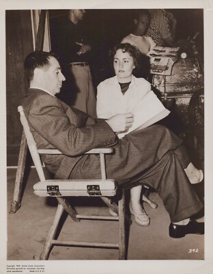 Unknow Actress + Film Director (1955)   Behind Scene Vintage Photo K 384
