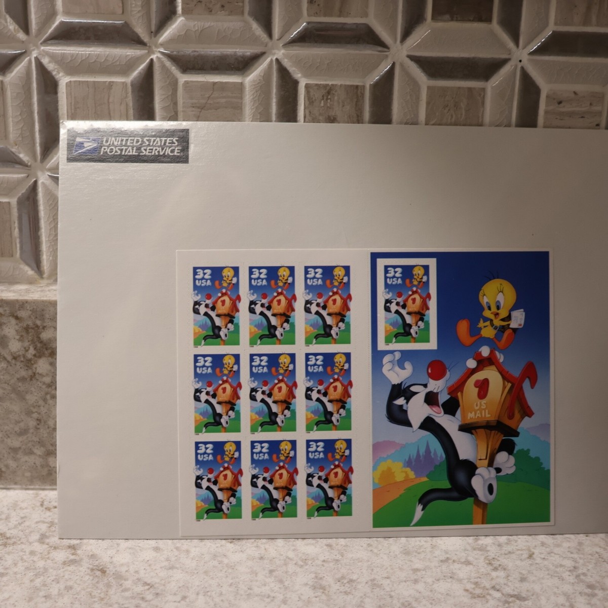 WB LOONEY TUNES TWEETY BIRD & SYLVESTER- 32¢ USPS USA STAMP SHEET
