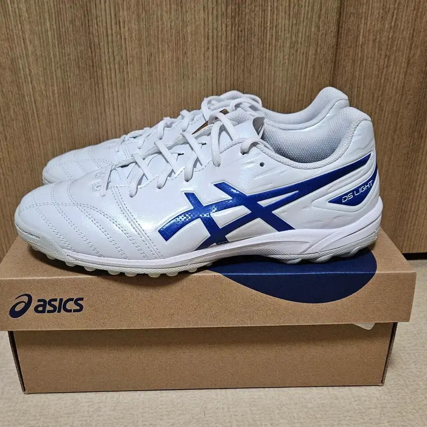 Asics DS Light Club TF Futsal Shoes Size 255 thumbnail 4