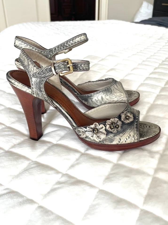 BOMBA NUEVA SIN CAJA $595 ULTRA RARA MARC JACOBS CORTE LÁSER CUERO GRIS CREMA TALLA 38 Foto 3 de 4