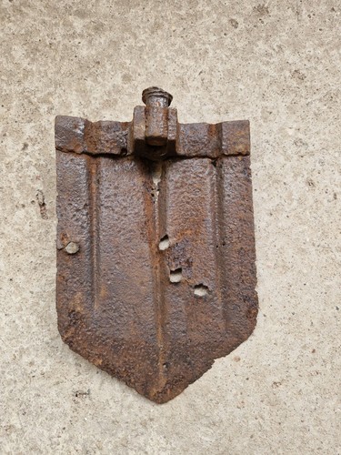WW2 GERMAN TRENCH SHOVEL SNIPER SHOOt BULLET HOLES FROM BATTLEFIELD - Picture 1 of 8
