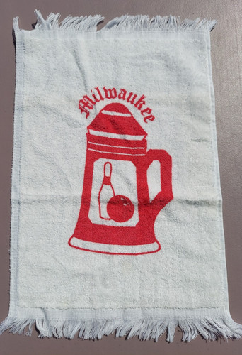 Vintage Dundee Red & White Milwaukee Beer Stein Bowling Fringed Towel 11"x17'