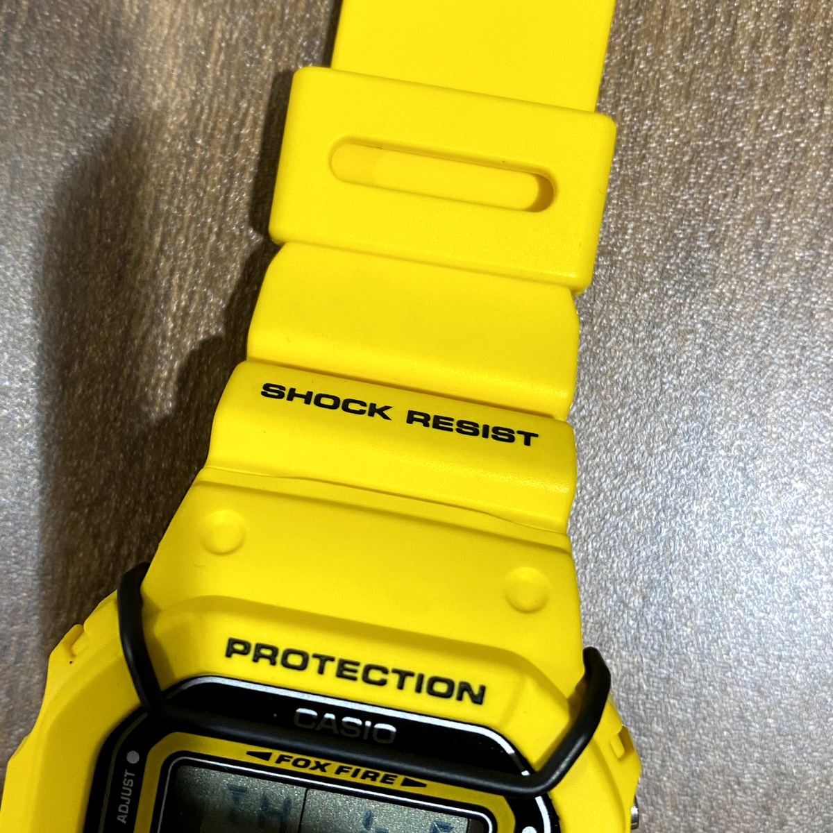 CASIO G-SHOCK DW-5600VT-9T Charm FairyYellow RARE Dead Stock CASIO G-SHOCK DW-5600VT-9T Charm FairyYellow RARE Dead Stock