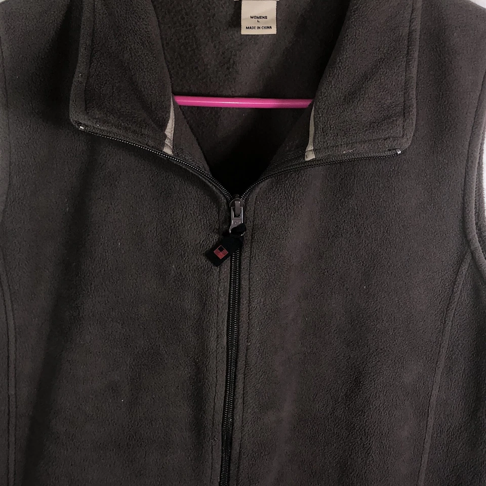 Woolrich Women's Full Zip 18011 HICKORY COLOR SIZE LARGE 100% POLYESTER VEST - Image 3 of 4