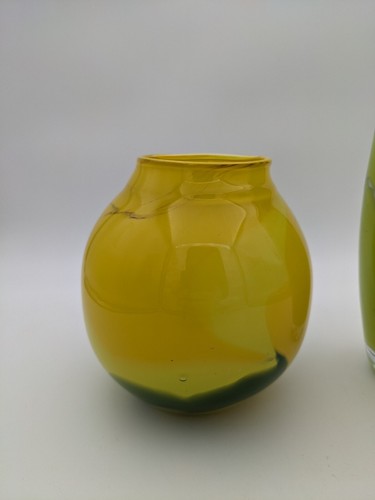 Set of 2 Vases - Studio Hand Blown Art Glass Vase - Green And Yellow - Signed - Picture 14 of 18