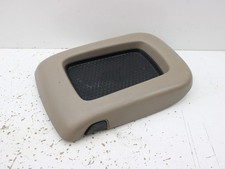 03-06 Chevy Silverado Tahoe Suburban Sierra Yukon Center Console Armrest Lid Tan 03-06 Chevy Silverado Tahoe Suburban Sierra Yukon Center Console Armrest Lid Tan
