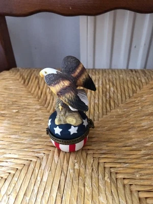 aigle pilulier statuette - Photo 1/2