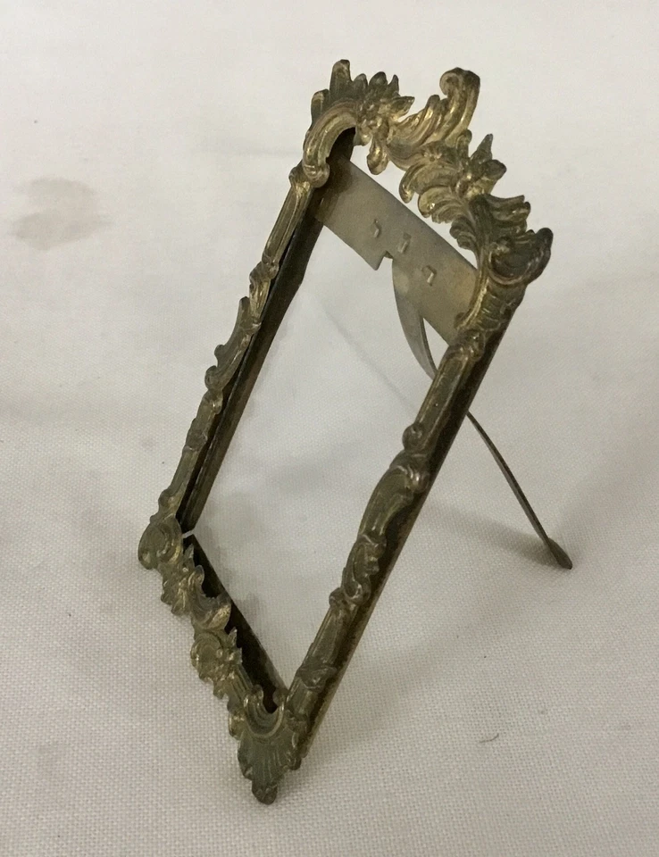 Marco de fotos caballete de latón Art Nouveau vintage para foto de 3,75” X 2,5”, 5 X 3 pulgadas Foto 3 de 4